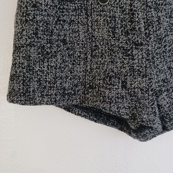 Forever 21 buttom front shorts size L - Picture 2 of 5